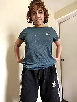 EmmaMelissa0521 online show from December 4, 2024, 6:39 pm