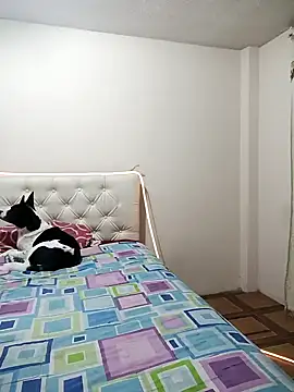 EmmaMelissa0521 online show from January 19, 2025, 5:15 am