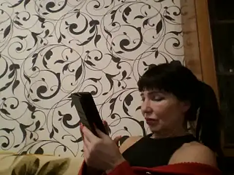 JeaneDavis online show from February 5, 2025, 1:44 pm