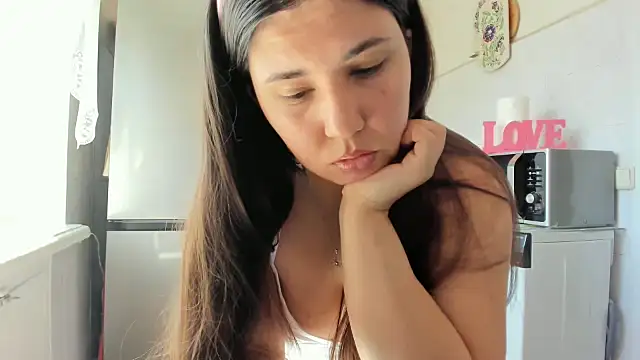 MiaMarrone online show from May 16, 2026, 11:09 am