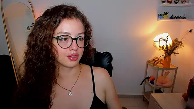 Cassandra Caiin online show from November 30, 2025, 7:34 am