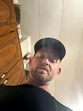 smokeymt420 online show from November 7, 2025, 5:29 am