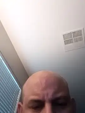 Dz702 online show from October 23, 2025, 2:05 pm