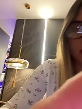 Snapshot of AnaCarrera chatting on September 19, 2025, 12:02 am AnaCarrera online show from September 19, 2025, 12:02 am