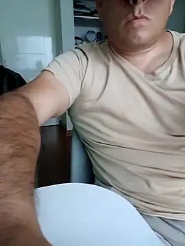 chicoguapo8 online show from February 20, 2025, 10:48 pm