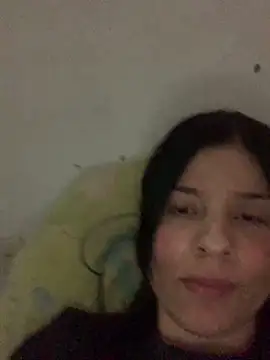 Snapshot of Estefani_32 chatting on February 13, 2026, 5:25 am Estefani 32 online show from February 13, 2026, 5:25 am