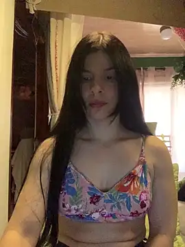 Snapshot of Estefani_32 chatting on February 19, 2026, 3:41 pm Estefani 32 online show from February 19, 2026, 3:41 pm