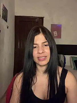 Snapshot of Estefani_32 chatting on July 18, 2026, 4:49 am Estefani 32 online show from July 18, 2026, 4:49 am