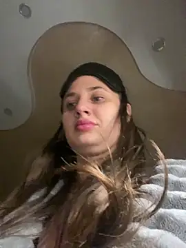 Snapshot of Flossy_Vettie chatting on February 28, 2025, 7:25 pm Flossy Vettie online show from February 28, 2025, 7:25 pm