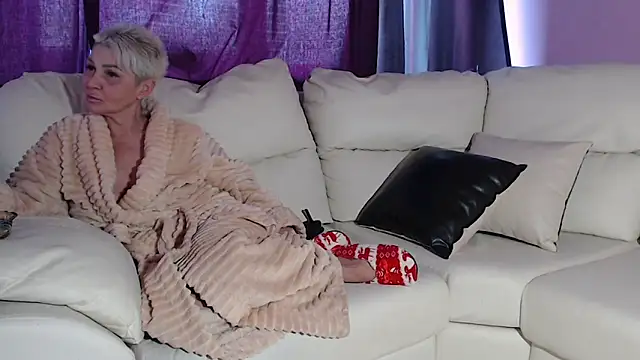 Snapshot of TightAssMom chatting on February 28, 2025, 12:31 pm TightAssMom online show from February 28, 2025, 12:31 pm