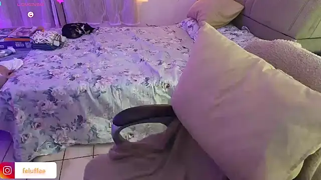 Snapshot of feluriana chatting on June 19, 2026, 9:29 pm feluriana online show from June 19, 2026, 9:29 pm