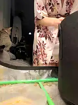 ScarletCallings420 online show from December 9, 2024, 7:18 pm