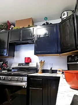 ScarletCallings420 online show from February 10, 2025, 7:28 pm