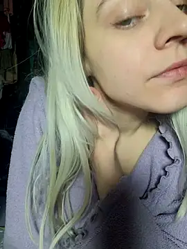 ScarletCallings420 online show from February 23, 2025, 3:29 pm