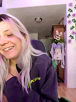 ScarletCallings420 online show from March 12, 2025, 7:59 pm