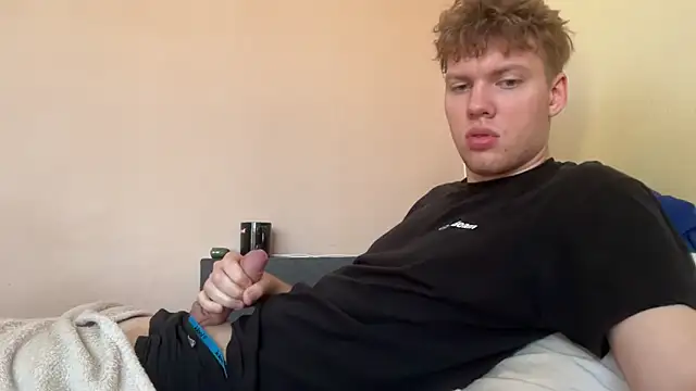 sexybooii6968 online show from November 4, 2025, 10:25 am