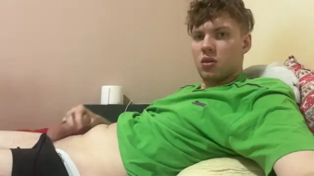 sexybooii6968 online show from December 3, 2025, 2:04 pm