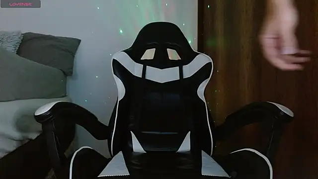 Noah jhonsonn online show from January 25, 2025, 1:41 pm