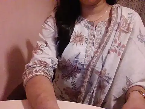 Snapshot of Pinky_4 chatting on February 17, 2026, 6:58 pm Pinky 4 online show from February 17, 2026, 6:58 pm