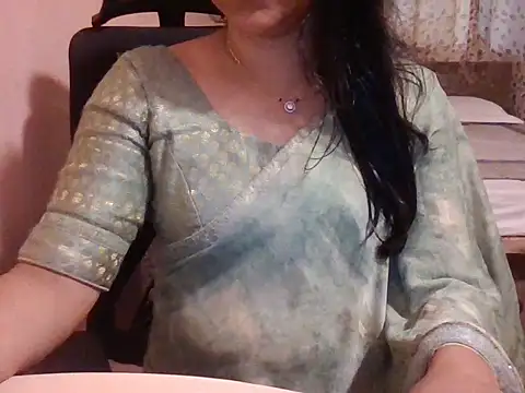 Pinky 4 online show from April 27, 2026, 4:32 am