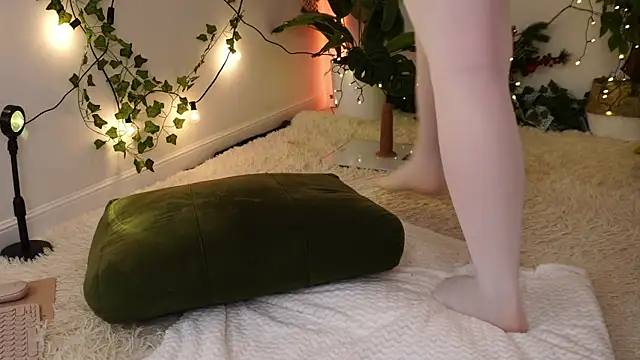 Snapshot of ScarletBlaze chatting on March 14, 2025, 12:21 am ScarletBlaze online show from March 14, 2025, 12:21 am