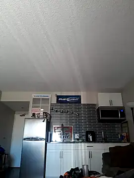 Snapshot of EZYves chatting on December 5, 2024, 4:23 pm EZYves online show from December 5, 2024, 4:23 pm