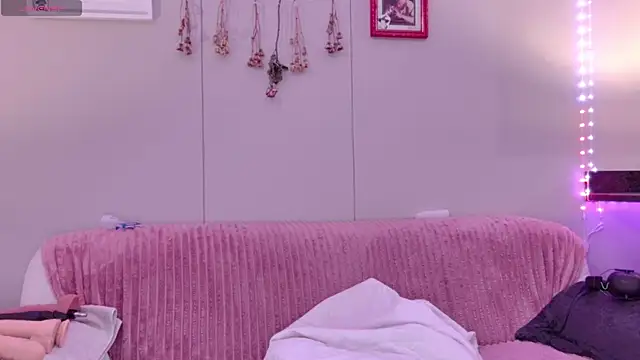 ScarletCarnal online show from November 16, 2025, 9:09 pm