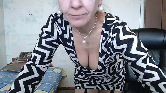 Snapshot of MilayaDFlow chatting on February 15, 2025, 11:06 am MilayaDFlow online show from February 15, 2025, 11:06 am