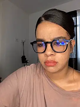 trianawhite online show from December 3, 2024, 3:44 pm