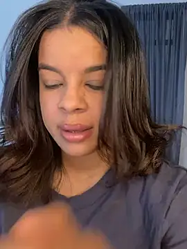 trianawhite online show from March 3, 2025, 9:59 pm