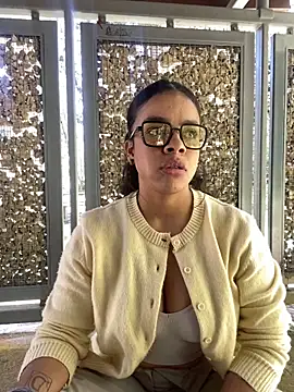 trianawhite online show from April 1, 2026, 4:37 pm