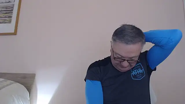 YOU6me online show from November 27, 2025, 2:41 pm