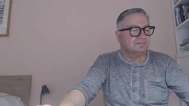 Snapshot of YOU6me chatting on July 9, 2026, 9:24 am YOU6me online show from July 9, 2026, 9:24 am