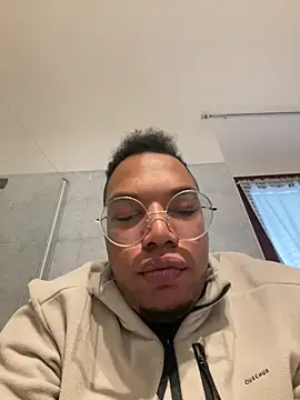 iamrafaelhot online show from December 10, 2024, 12:05 pm