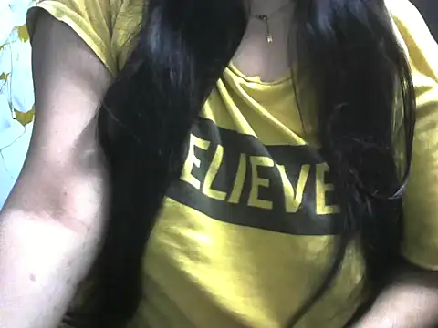 Snapshot of Bold-Radhika chatting on December 17, 2025, 10:43 am Bold-Radhika online show from December 17, 2025, 10:43 am