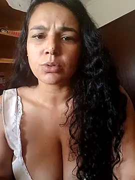 Snapshot of Monick17 chatting on October 9, 2025, 11:08 am Monick17 online show from October 9, 2025, 11:08 am