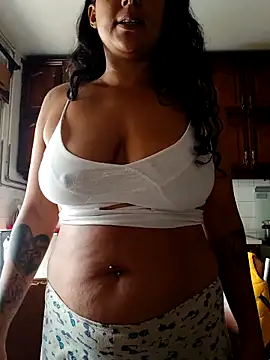 Snapshot of Monick17 chatting on October 24, 2025, 10:11 am Monick17 online show from October 24, 2025, 10:11 am