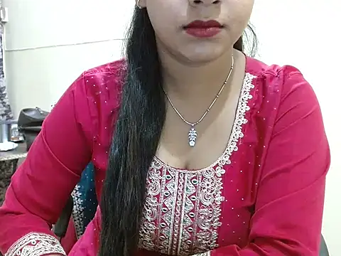 LovingPihu online show from April 10, 2026, 5:23 am