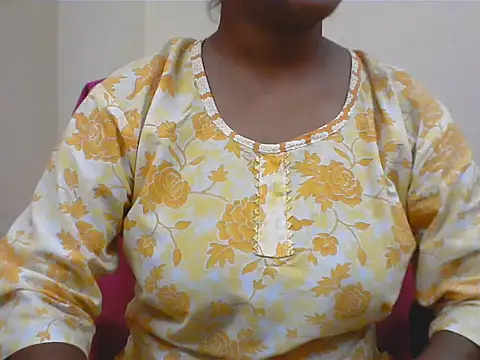 Snapshot of LovingPihu chatting on July 19, 2026, 5:11 am LovingPihu online show from July 19, 2026, 5:11 am