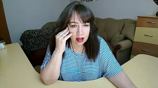 Snapshot of Lucretia_Goldi_ chatting on May 7, 2026, 9:42 pm Lucretia Goldi online show from May 7, 2026, 9:42 pm