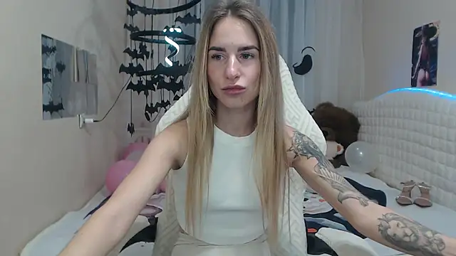 DeboraHorny online show from October 13, 2025, 6:02 am