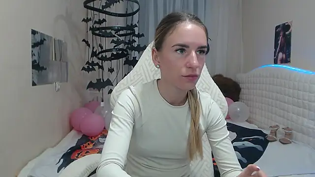 DeboraHorny online show from October 18, 2025, 6:05 am