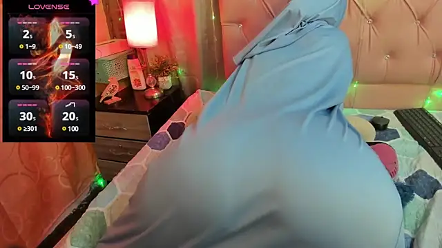 Snapshot of DarshaKhemu chatting on December 17, 2024, 11:27 pm DarshaKhemu online show from December 17, 2024, 11:27 pm