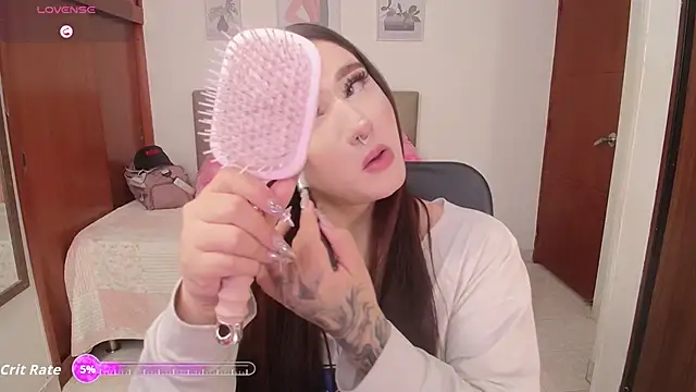 Miley Baker online show from November 29, 2025, 3:37 pm