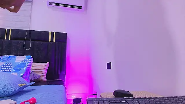 lay navas online show from December 4, 2025, 7:11 pm