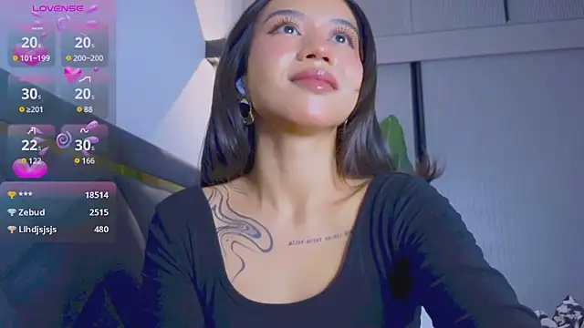 Mia Tin online show from November 11, 2025, 2:39 pm