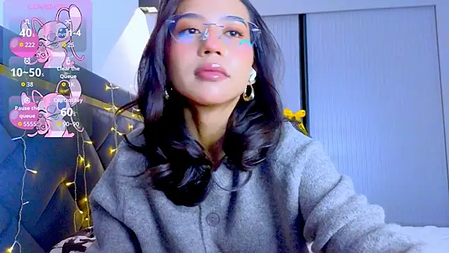 Mia Tin online show from December 18, 2025, 4:24 pm