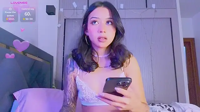 Mia Tin online show from February 11, 2026, 8:25 pm