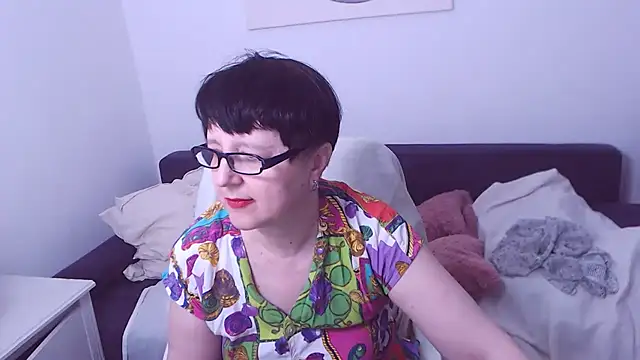 ChristaRose online show from April 6, 2026, 4:46 am