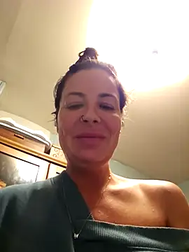 RebeccaXO  online show from April 24, 2026, 4:48 am